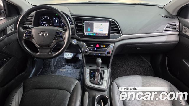 Hyundai AVANTE 2017 — photo 10