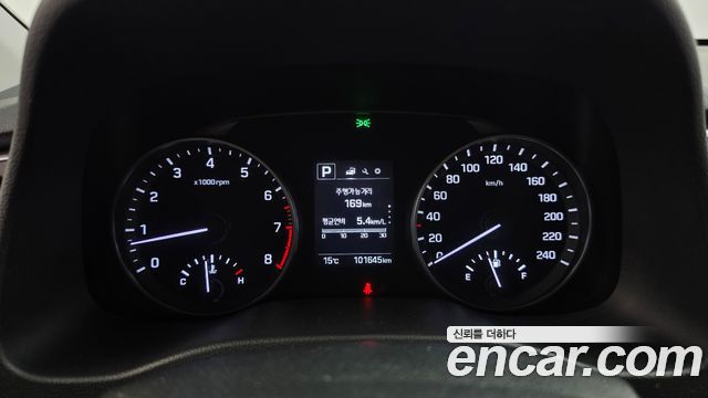 Hyundai AVANTE 2017 — photo 11