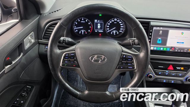 Hyundai AVANTE 2017 — photo 19