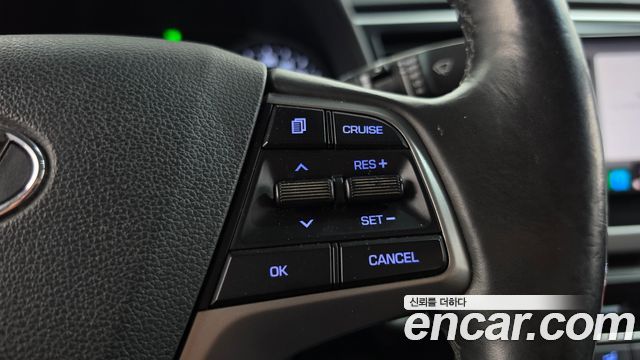 Hyundai AVANTE 2017 — photo 22