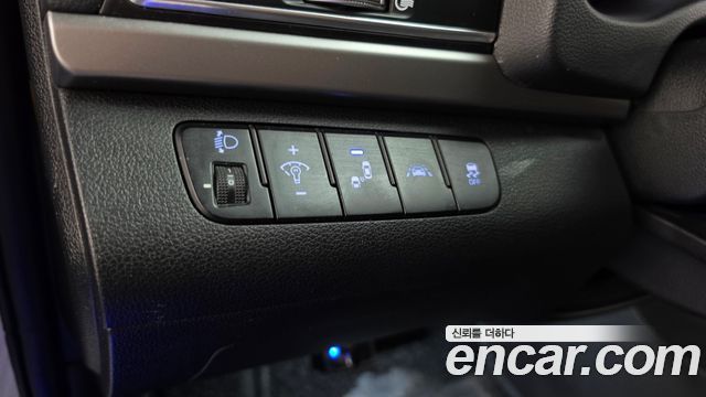 Hyundai AVANTE 2017 — photo 26