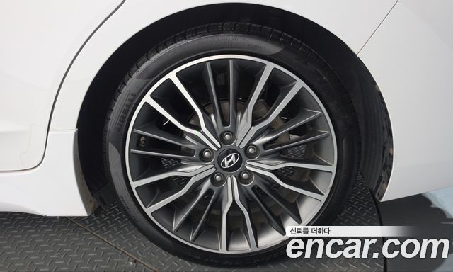 Hyundai AVANTE 2017 — photo 7