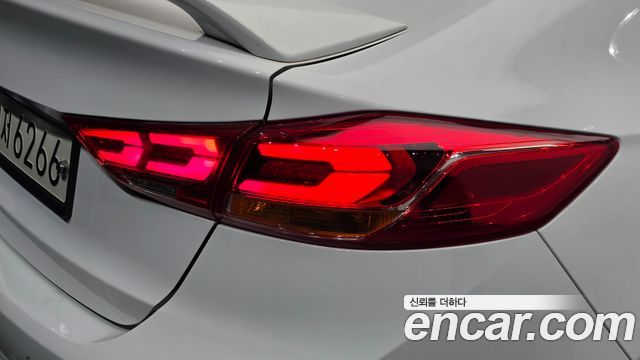 Hyundai AVANTE 2017 — photo 9