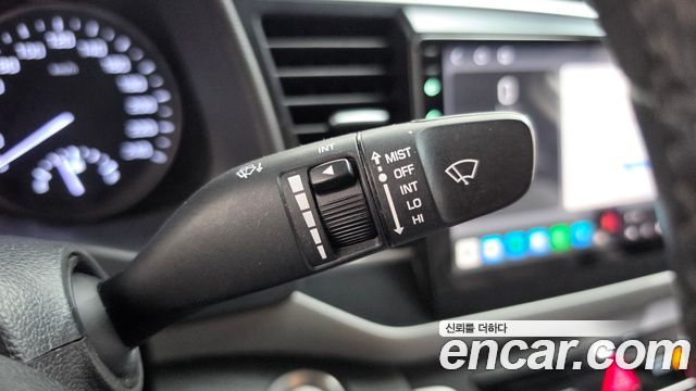 Hyundai AVANTE 2017 — photo 27