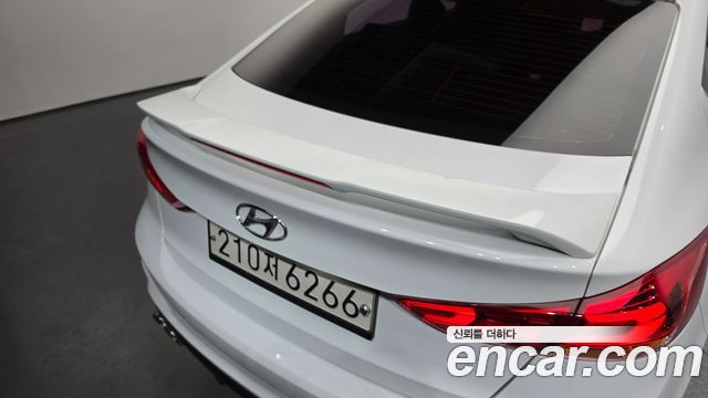 Hyundai AVANTE 2017 — photo 30