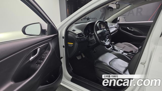 Hyundai i30 2017 — photo 10