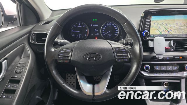 Hyundai i30 2017 — photo 13