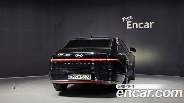 Hyundai Grandeur 2023 — photo 4