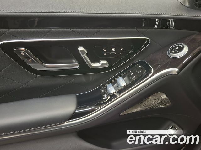 Mercedes-Benz S-Class 2025 — photo 11