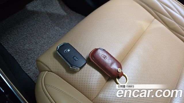 Kia K7 2020 — photo 21