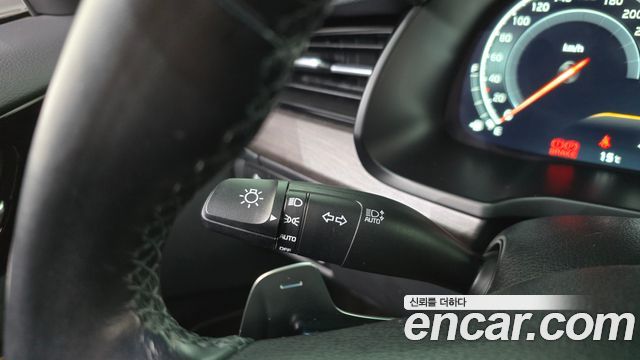 Kia K7 2020 — photo 37