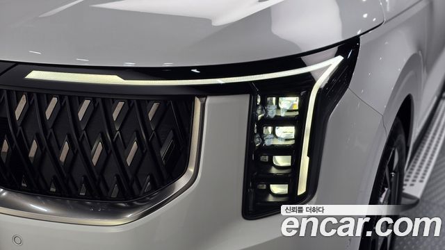 Kia Canival 2025 — photo 8