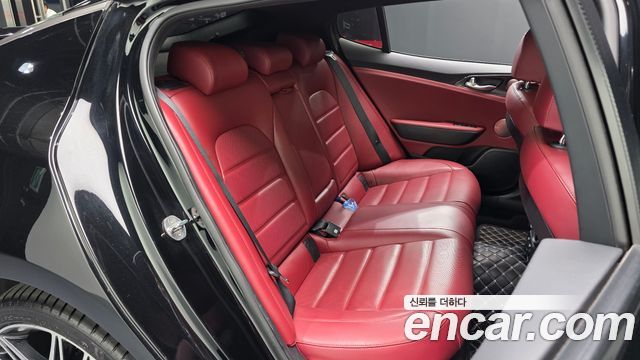 Kia Stinger 2018 — photo 17
