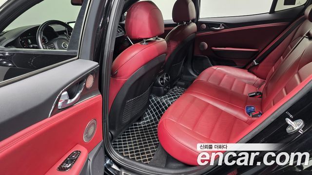 Kia Stinger 2018 — photo 18