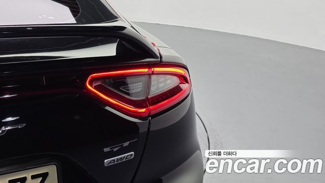 Kia Stinger 2018 — photo 9