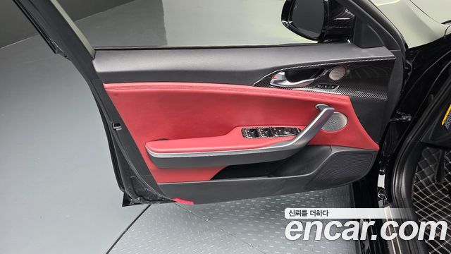 Kia Stinger 2018 — photo 14