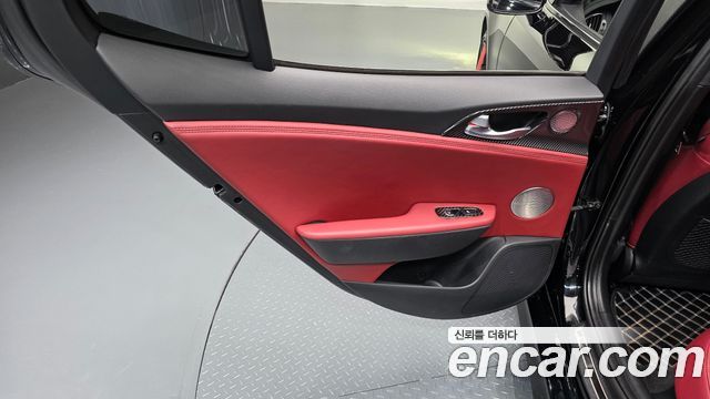 Kia Stinger 2018 — photo 15