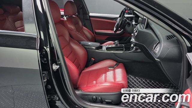 Kia Stinger 2018 — photo 16