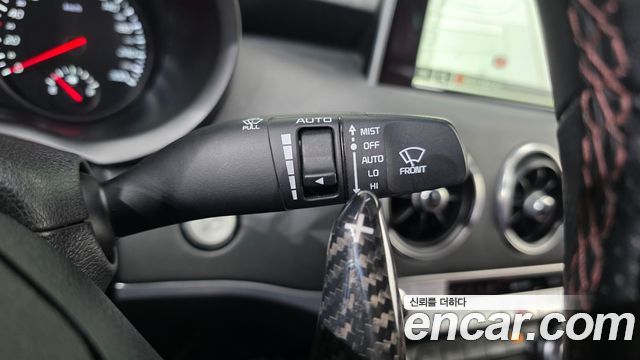 Kia Stinger 2018 — photo 28