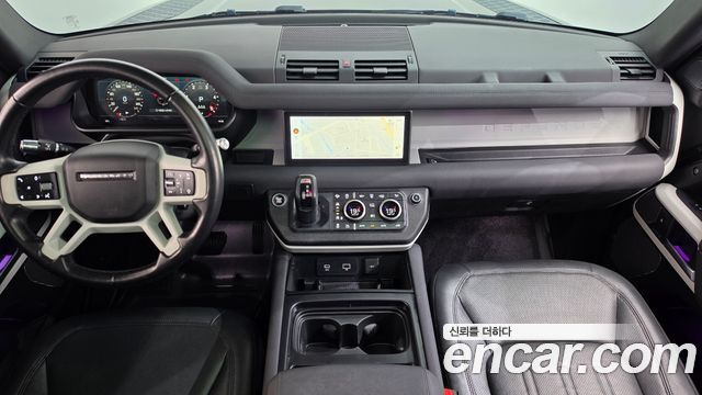 Land Rover Defender 2022 — photo 10