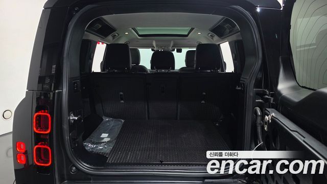 Land Rover Defender 2022 — photo 24