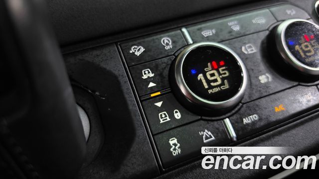 Land Rover Defender 2022 — photo 26