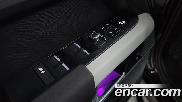 Land Rover Defender 2022 — photo 28