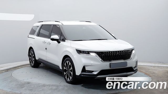 Kia Canival 2023 — photo 3