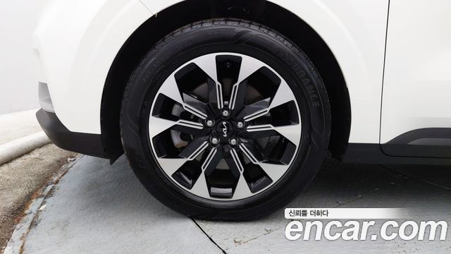Kia Canival 2023 — photo 5