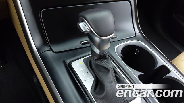 Kia Canival 2023 — photo 17