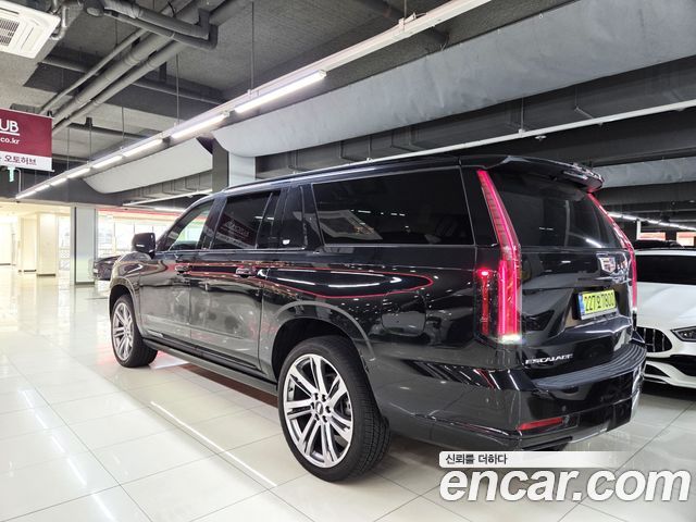 Cadillac Escalade 2025 — photo 2