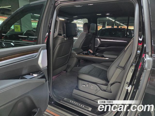 Cadillac Escalade 2025 — photo 3