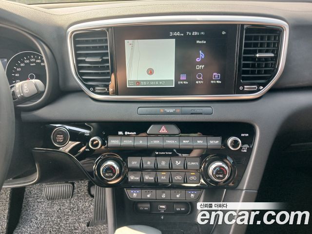 Kia Sportage 2022 — photo 11