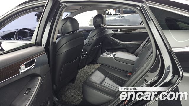 Genesis G80 2019 — photo 11