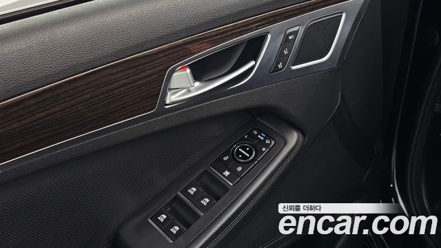 Genesis G80 2019 — photo 16