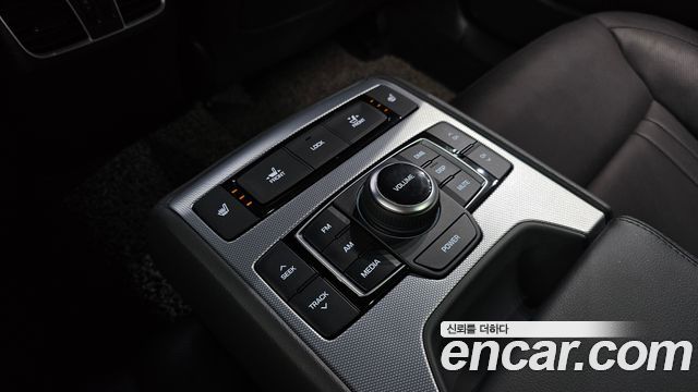 Genesis G80 2019 — photo 19
