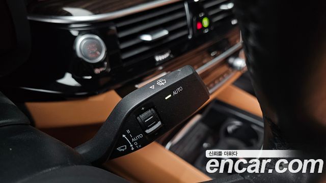 BMW 5-Series 2022 — photo 31