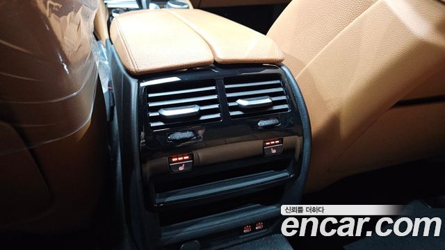BMW 5-Series 2022 — photo 33
