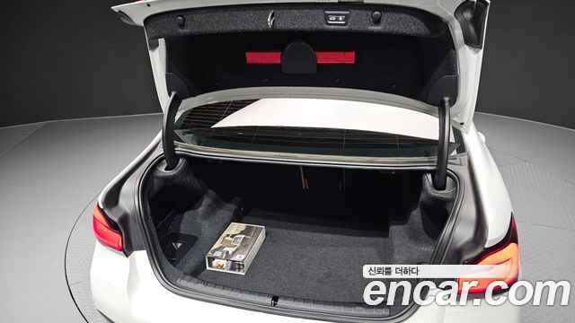 BMW 5-Series 2022 — photo 34