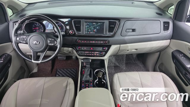 Kia Canival 2019 — photo 10