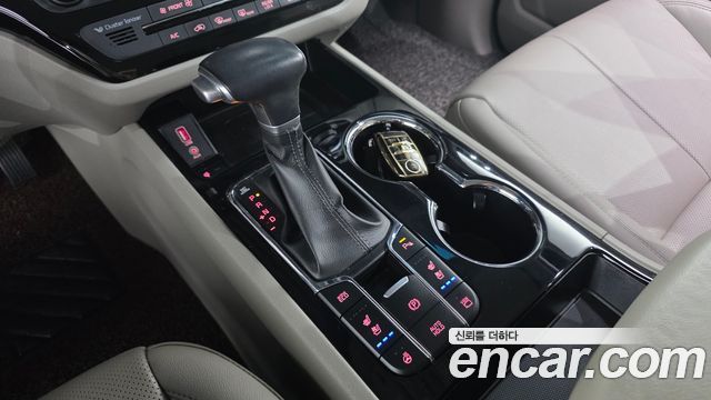 Kia Canival 2019 — photo 12