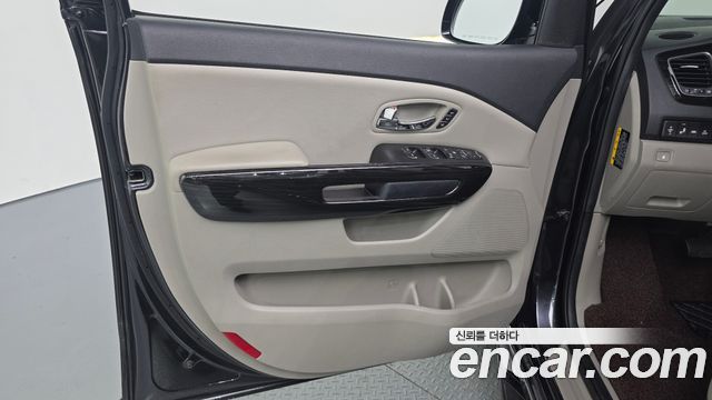 Kia Canival 2019 — photo 14