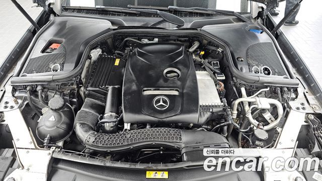 Mercedes-Benz E-Class 2017 — photo 6