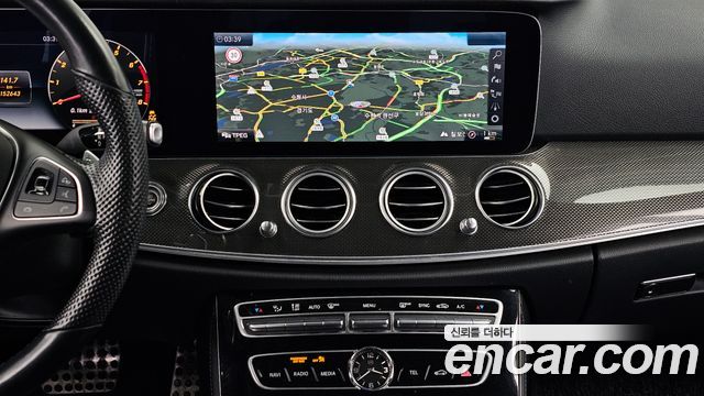 Mercedes-Benz E-Class 2017 — photo 14