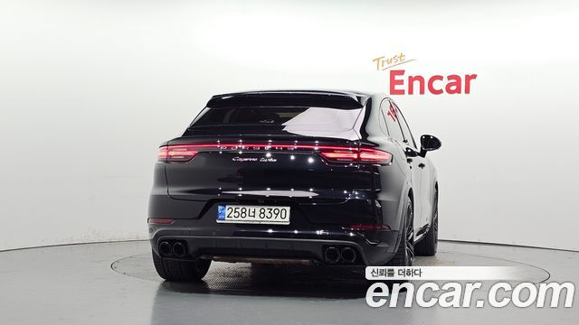 Porsche Cayenne 2022 — photo 4
