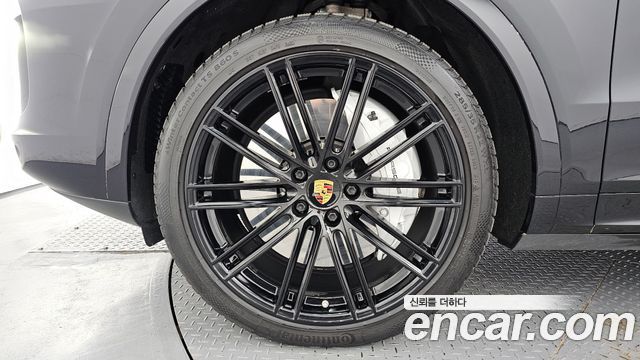 Porsche Cayenne 2022 — photo 5