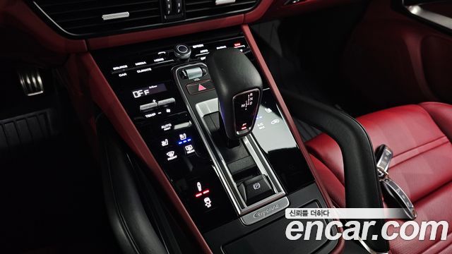 Porsche Cayenne 2022 — photo 12