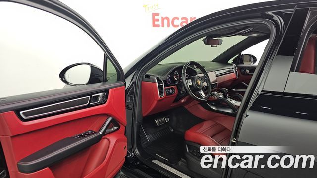 Porsche Cayenne 2022 — photo 13