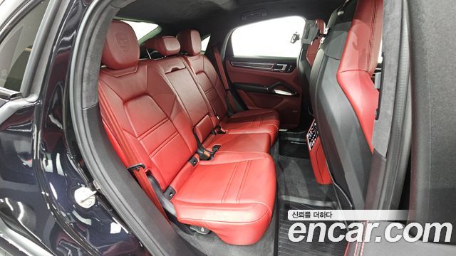 Porsche Cayenne 2022 — photo 17