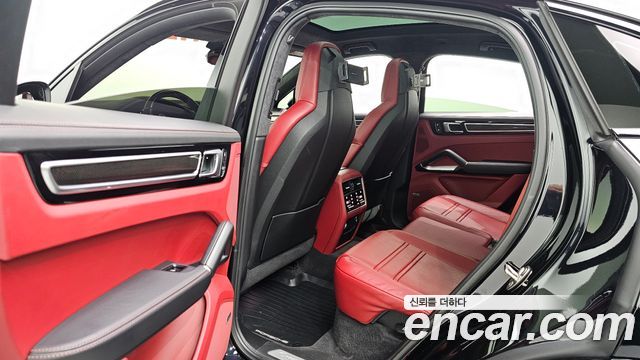 Porsche Cayenne 2022 — photo 18